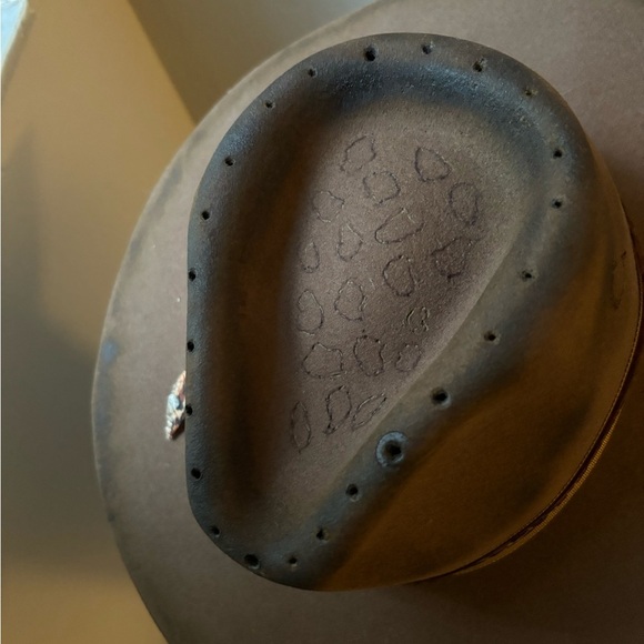 Brown Burnt Design Rancher. - Picture 3 of 5